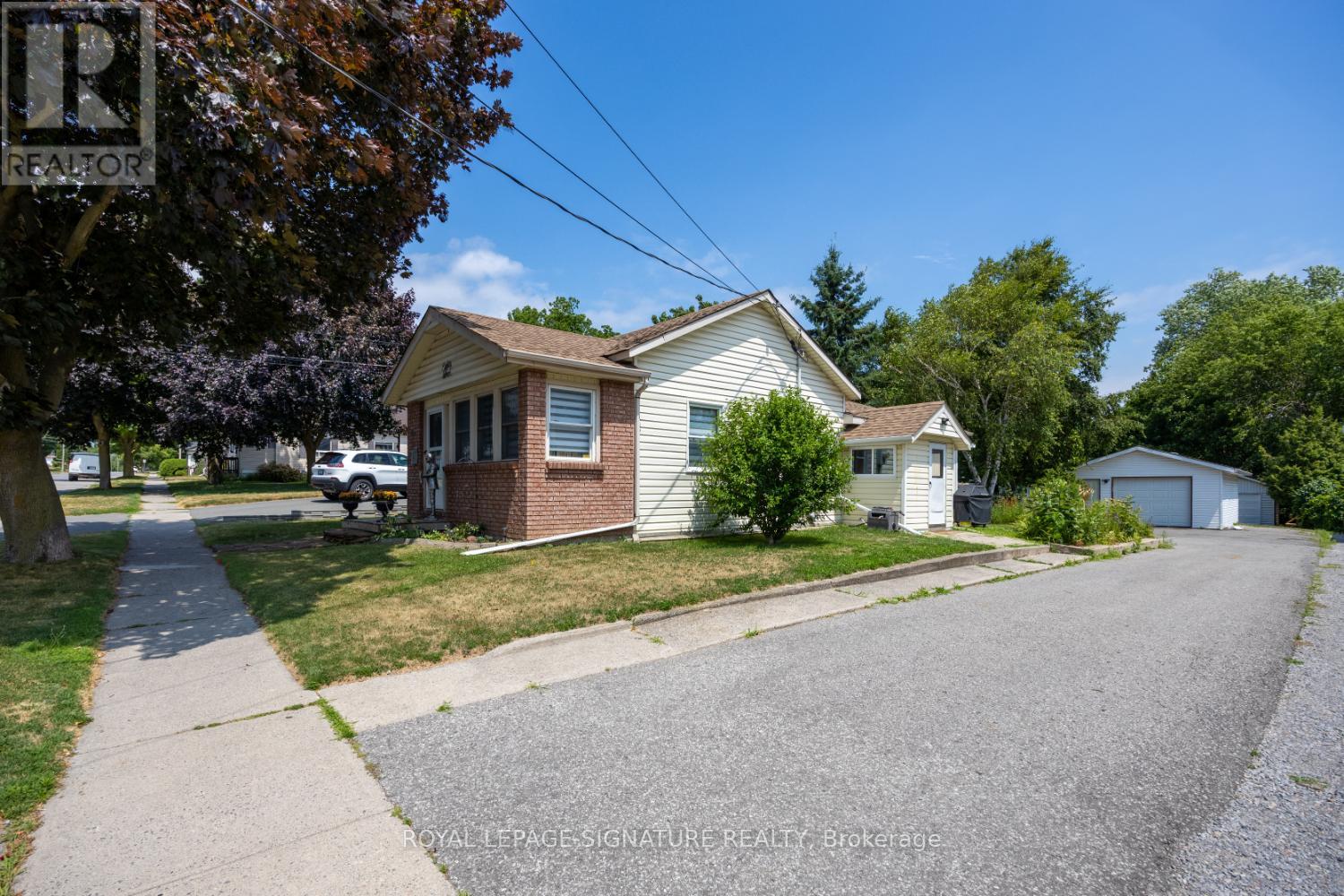 Photo 24 of 87 Hope Street S, Port Hope ON