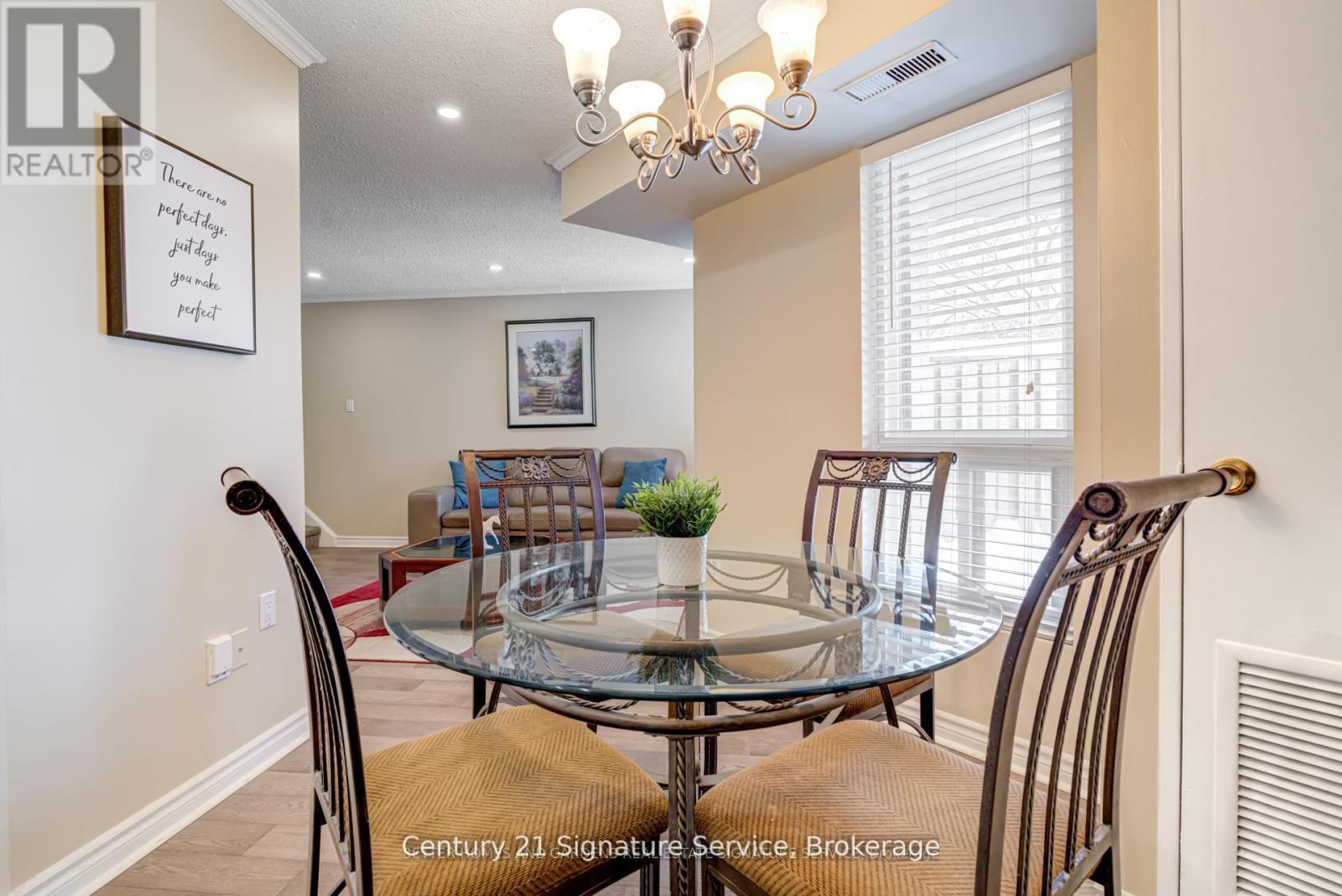 Photo 2 of 15 2001 Bonnymede Drive, Mississauga ON