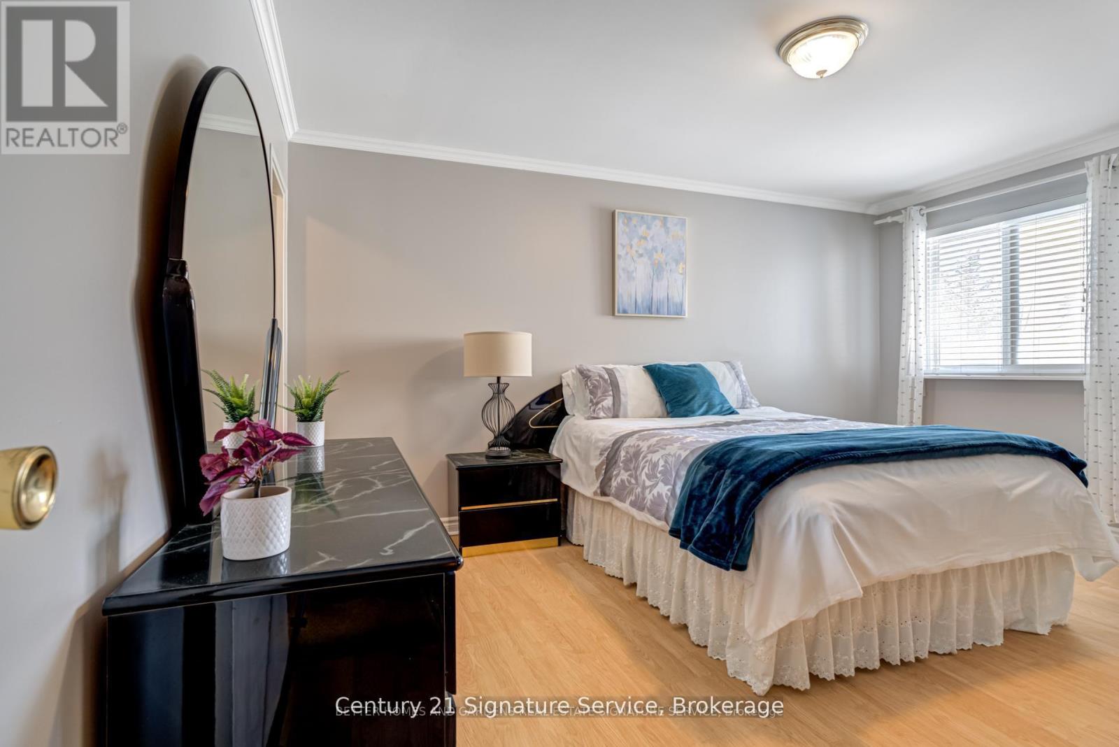 Photo 21 of 15 2001 Bonnymede Drive, Mississauga ON