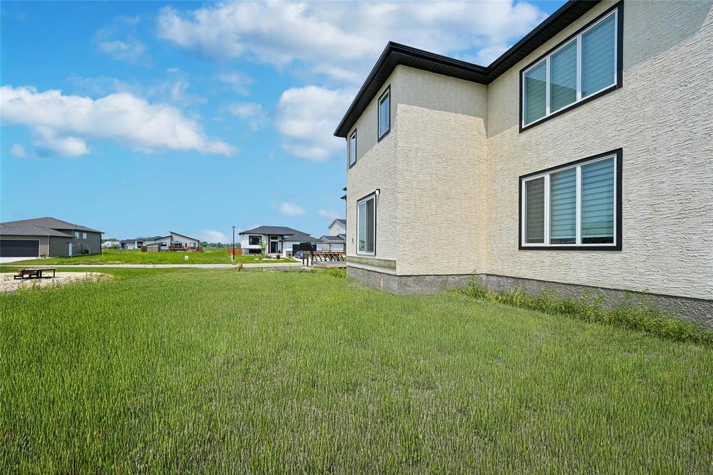 Photo 11 of 24 Willow Lane, St Adolphe MB