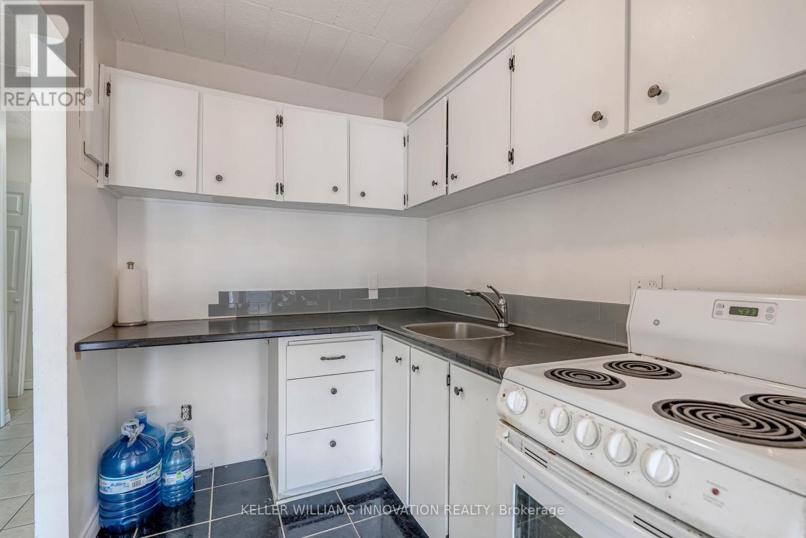 Photo 10 of 307 91 Conroy Crescent, Guelph ON