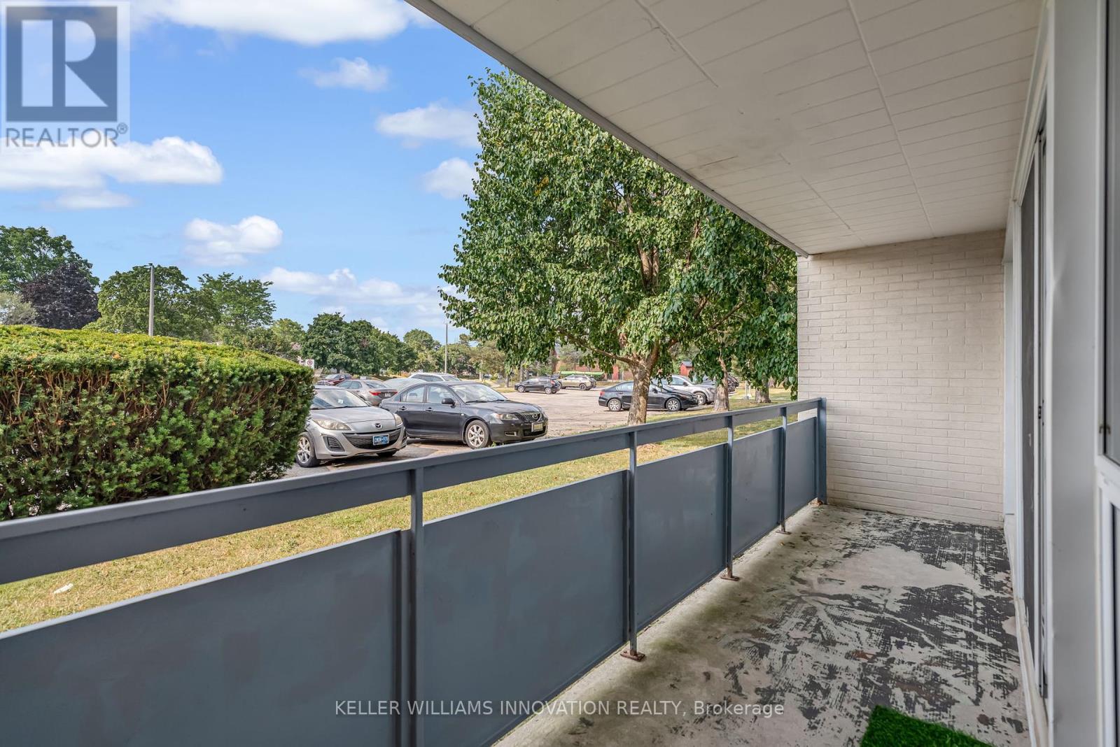 Photo 16 of 307 91 Conroy Crescent, Guelph ON