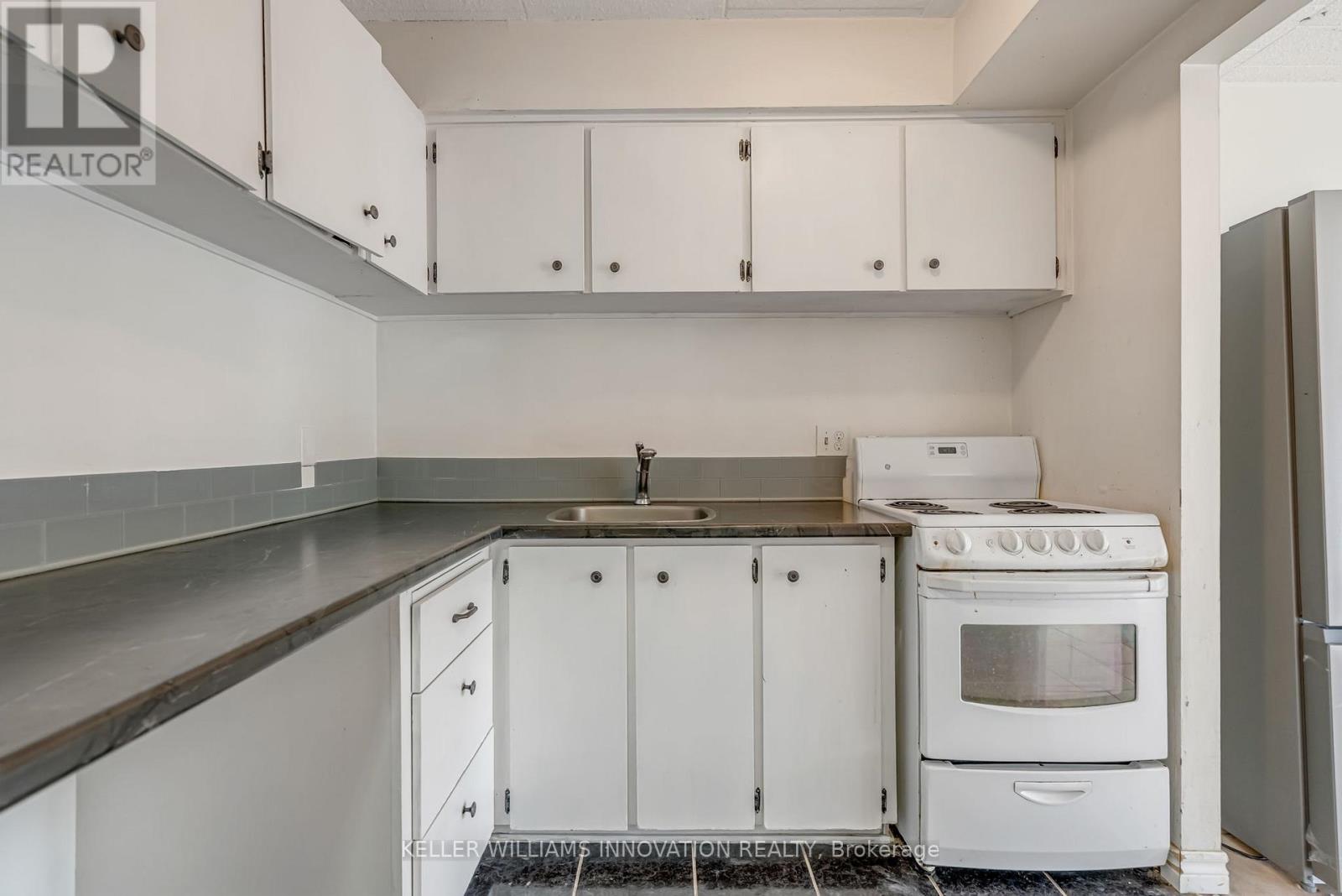 Photo 8 of 307 91 Conroy Crescent, Guelph ON