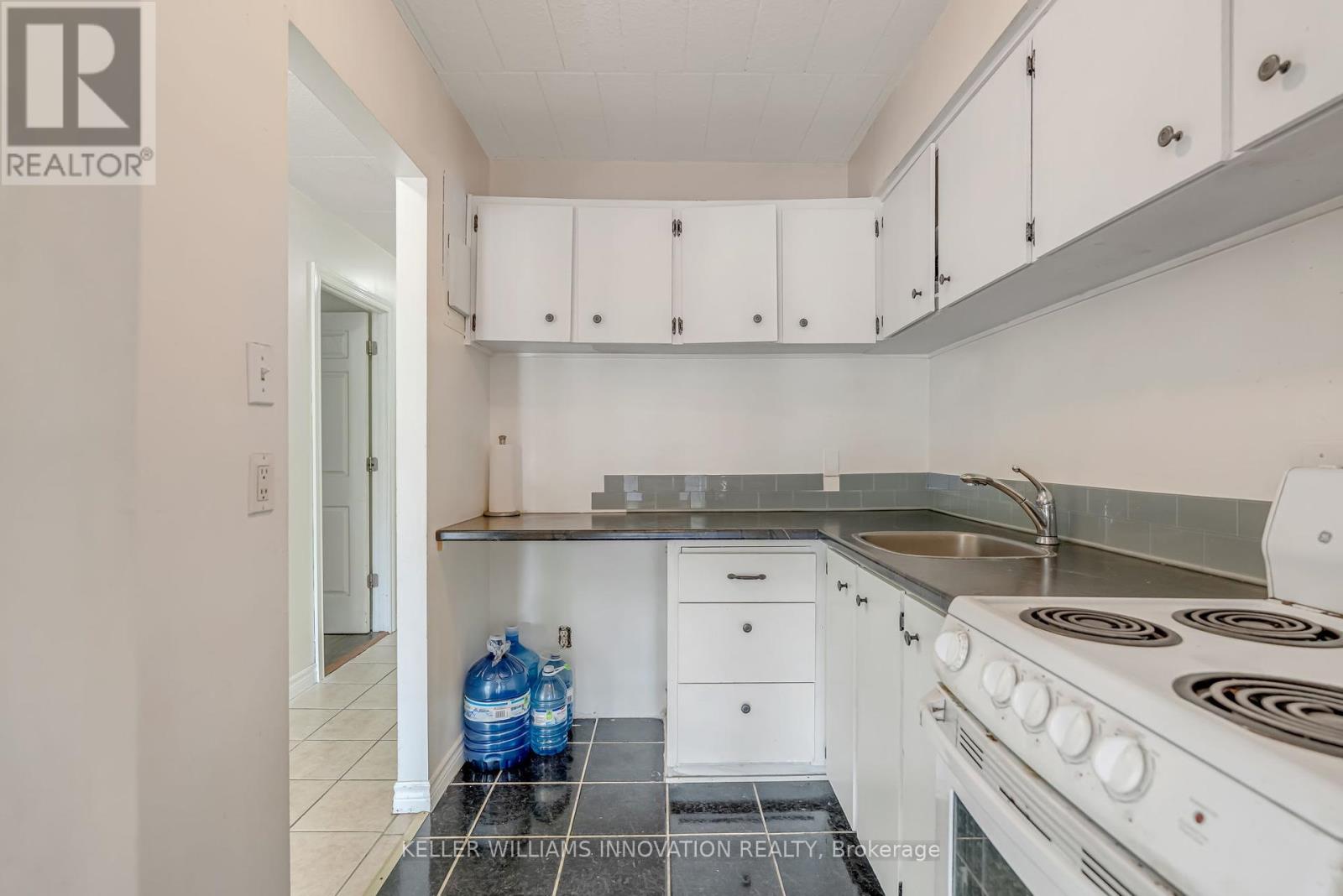 Photo 9 of 307 91 Conroy Crescent, Guelph ON