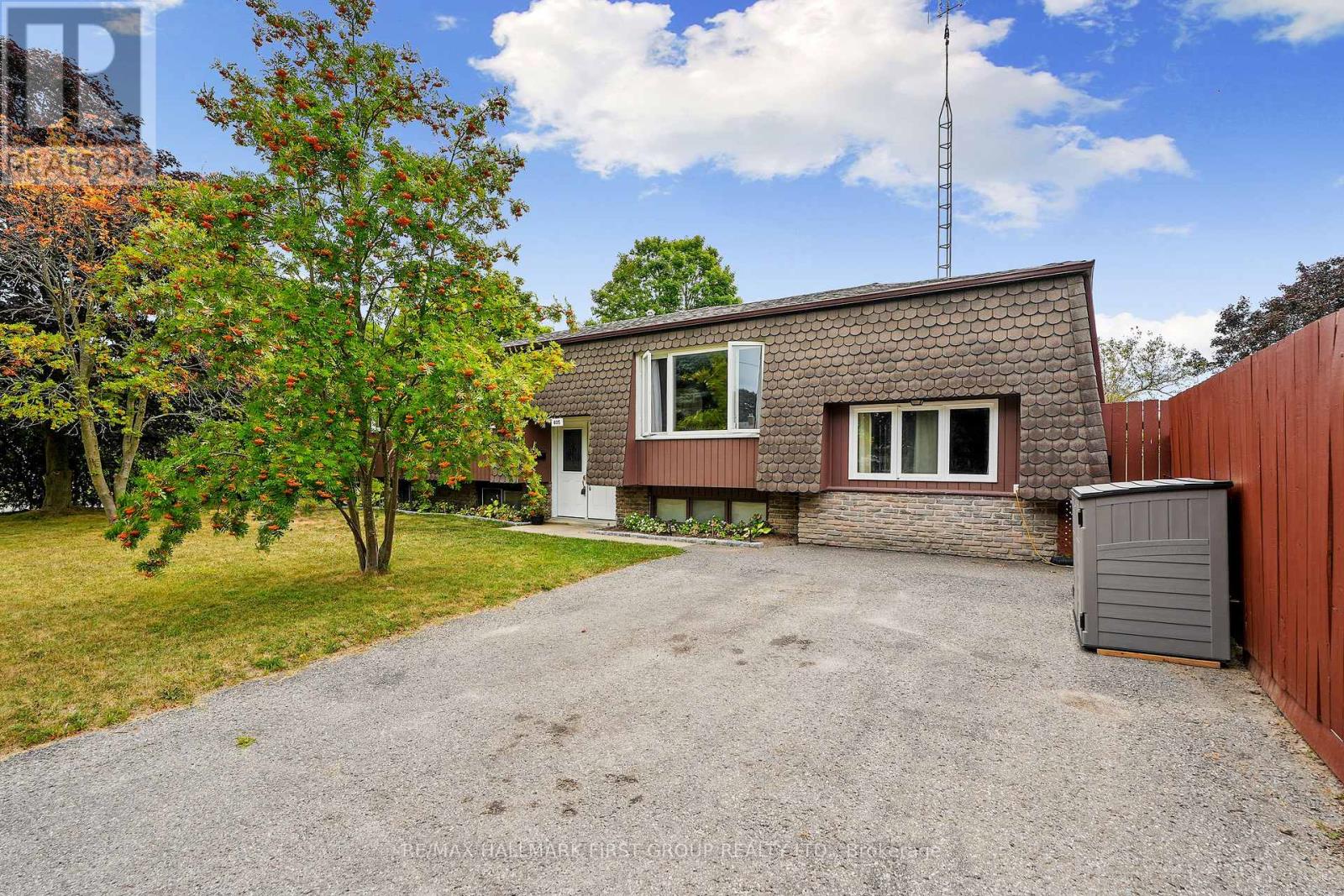Photo 2 of 605 Burwash Street, Cobourg ON