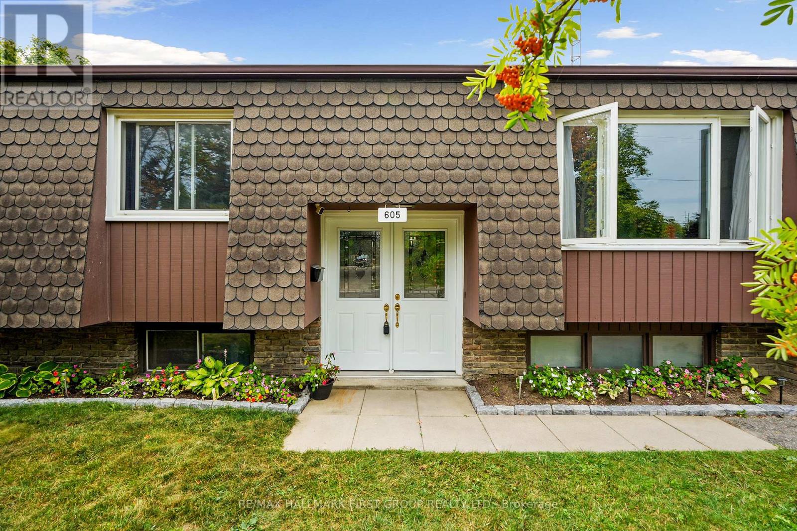 Photo 3 of 605 Burwash Street, Cobourg ON