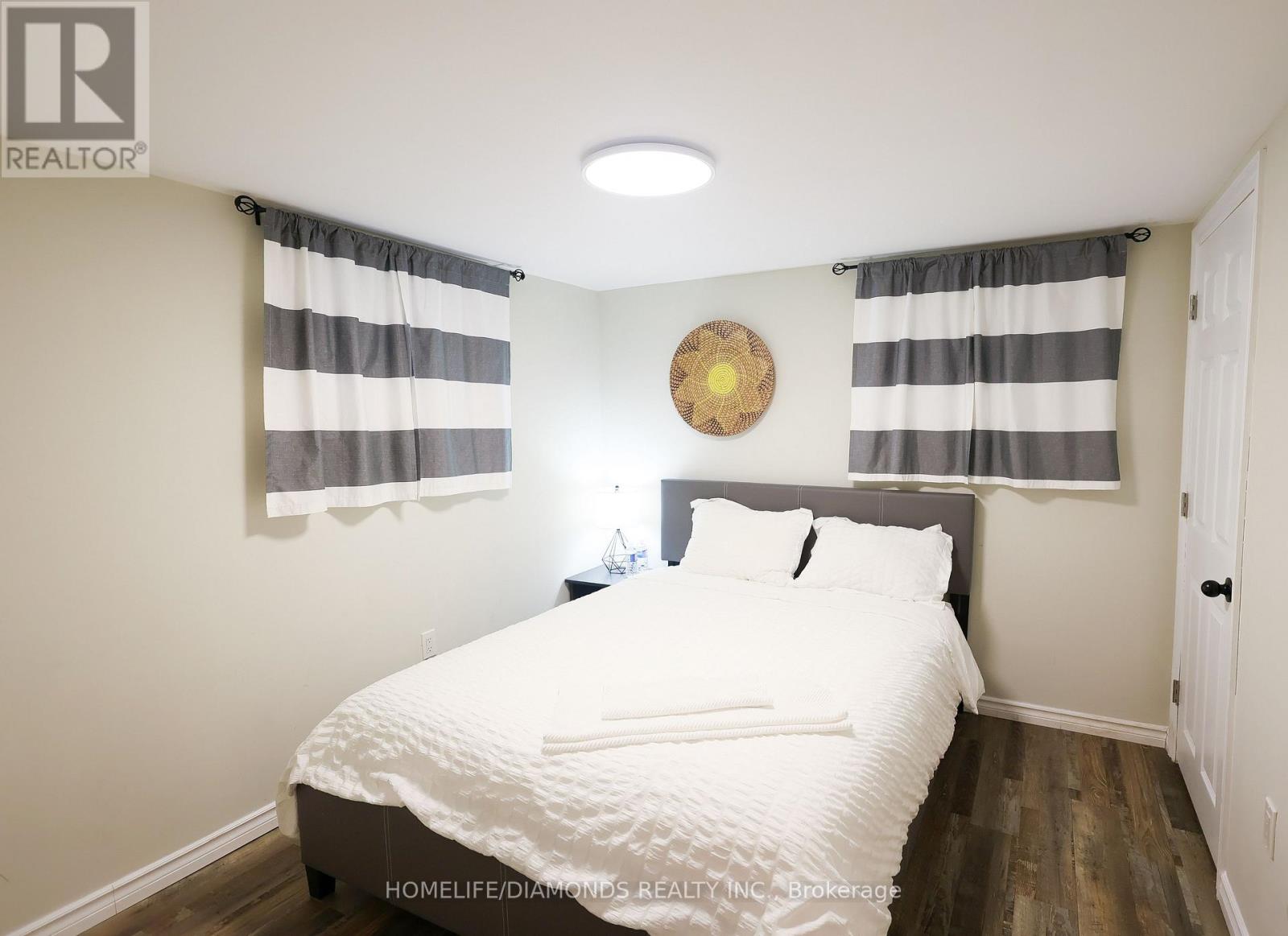 Photo 17 of Upper 6178 Drummond Road, Niagara Falls ON