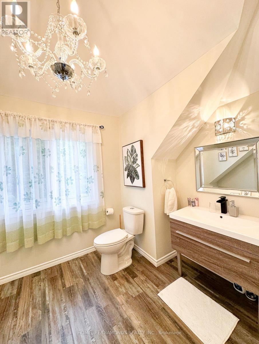 Photo 5 of Upper 6178 Drummond Road, Niagara Falls ON