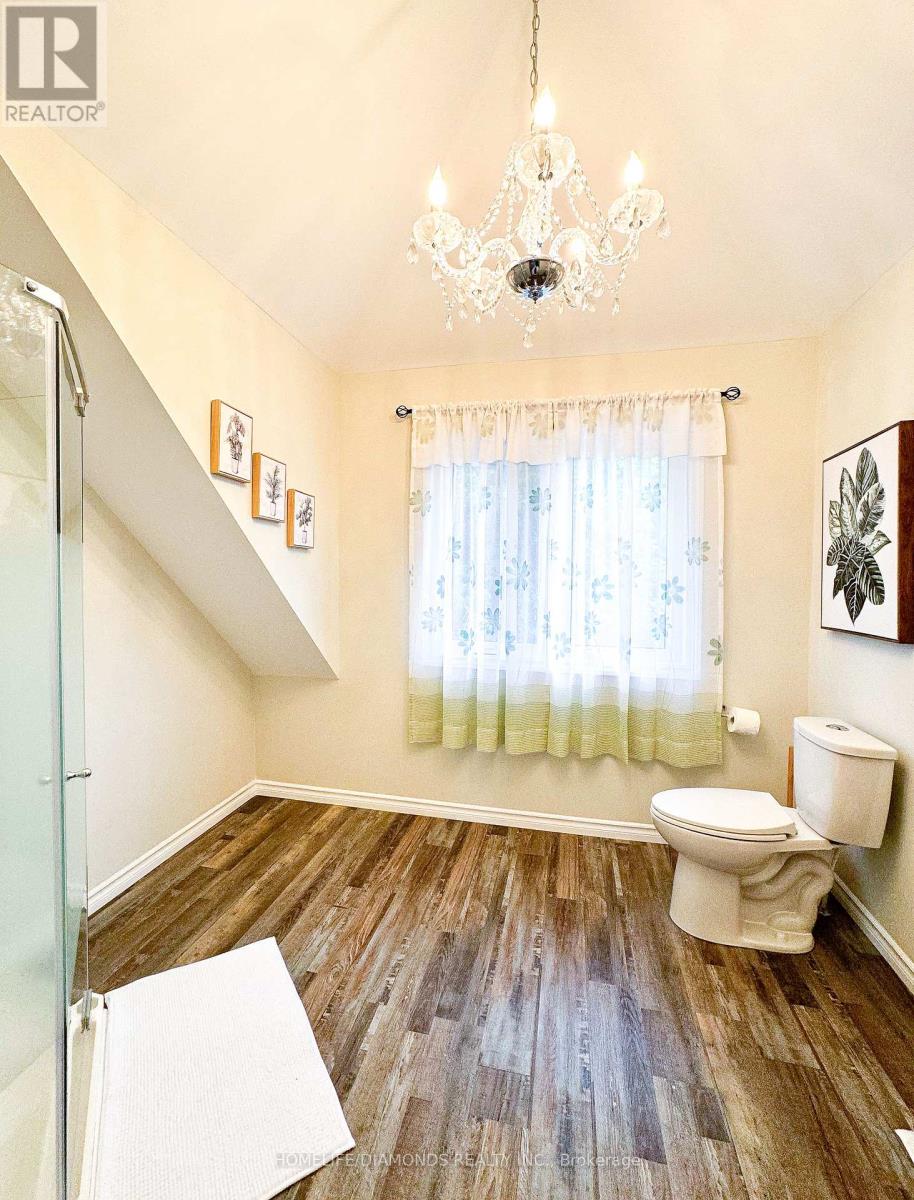 Photo 12 of Upper 6178 Drummond Road, Niagara Falls ON