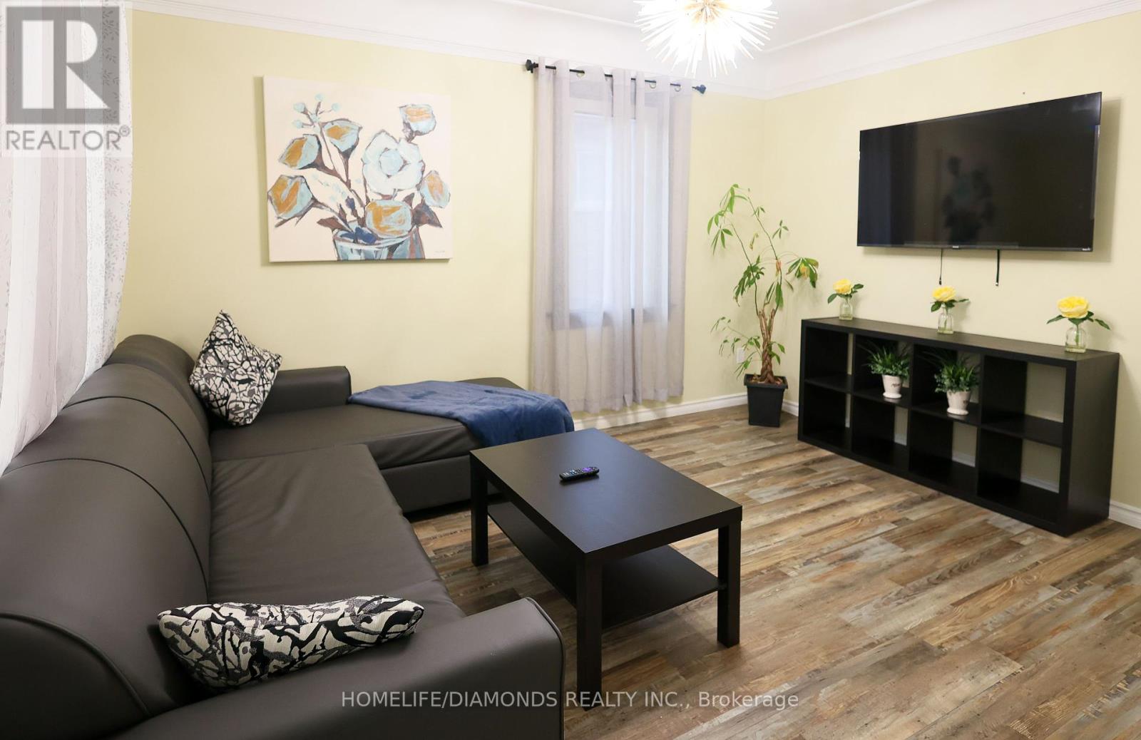 Photo 9 of Upper 6178 Drummond Road, Niagara Falls ON