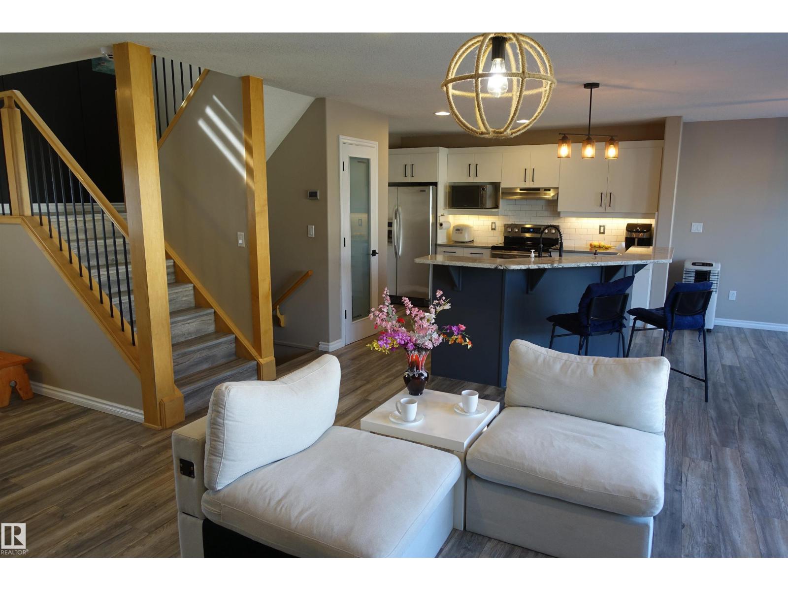 Photo 4 of 11618 173 A Av Nw Nw, Edmonton AB
