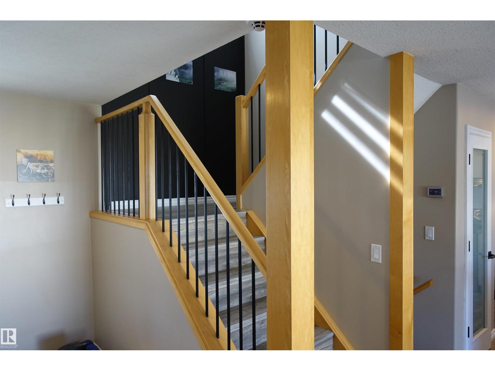 Photo 11 of 11618 173 A Av Nw Nw, Edmonton AB