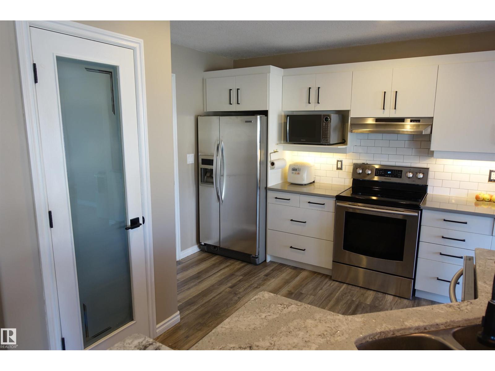 Photo 8 of 11618 173 A Av Nw Nw, Edmonton AB