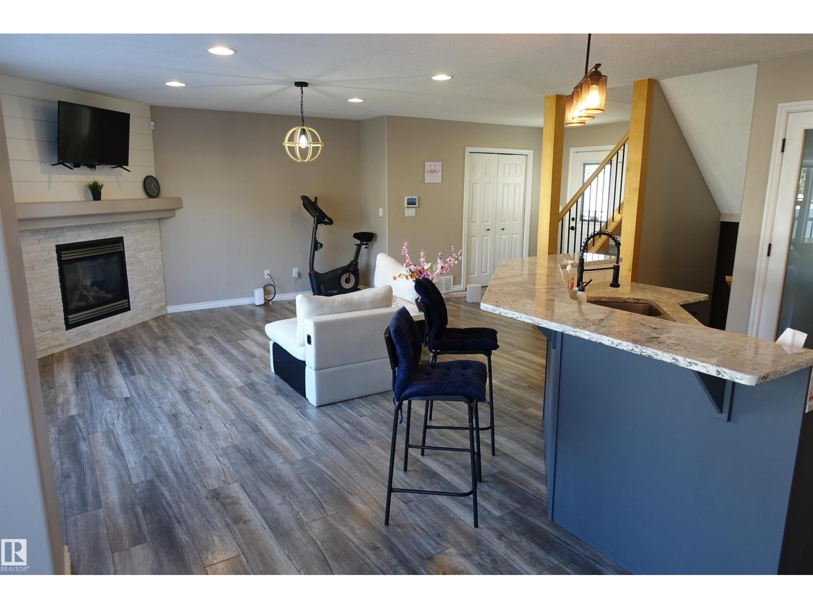 Photo 5 of 11618 173 A Av Nw Nw, Edmonton AB