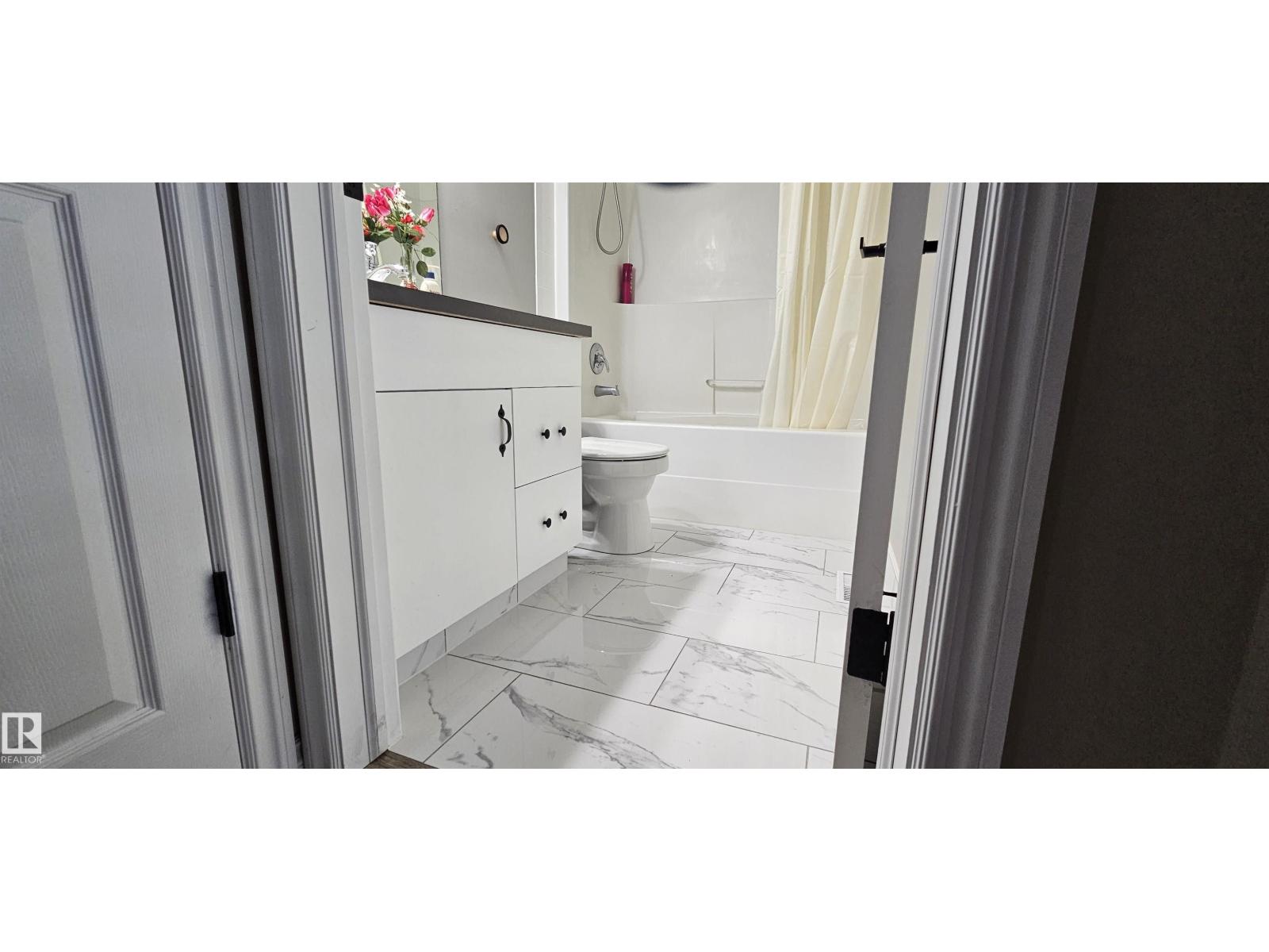 Photo 21 of 11618 173 A Av Nw Nw, Edmonton AB