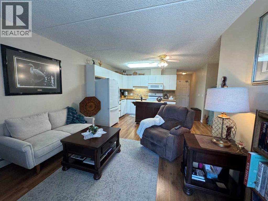 Photo 7 of 202 4522 47 A Avenue, Red Deer AB