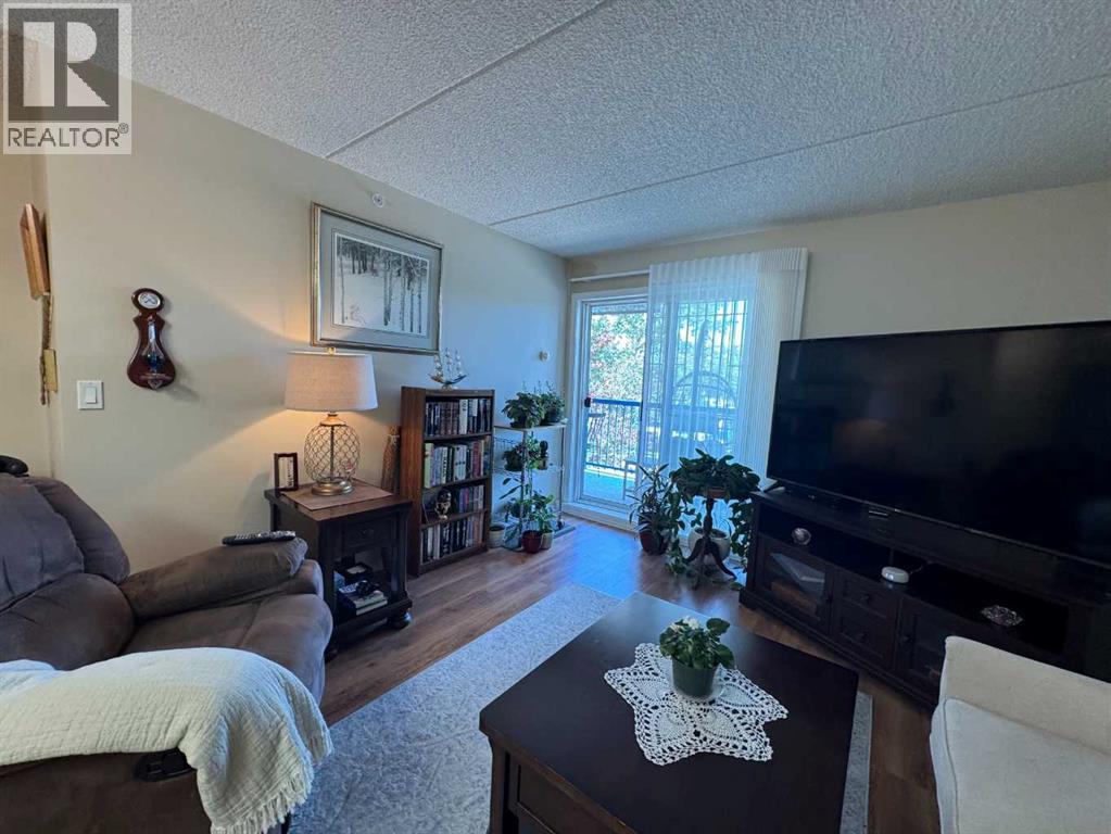 Photo 8 of 202 4522 47 A Avenue, Red Deer AB