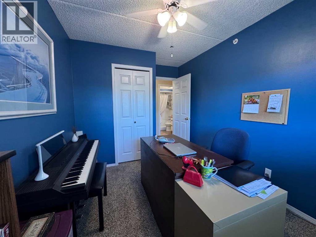 Photo 23 of 202 4522 47 A Avenue, Red Deer AB