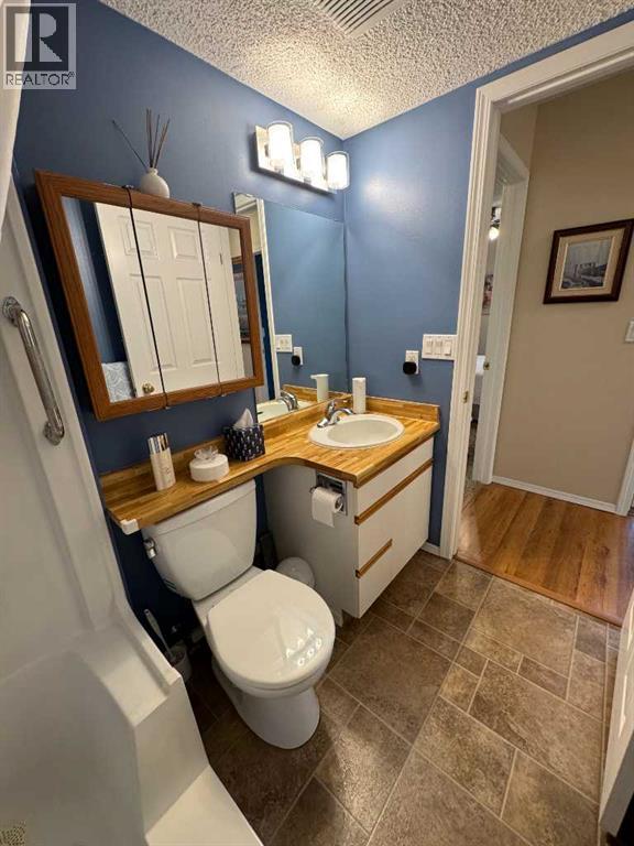 Photo 21 of 202 4522 47 A Avenue, Red Deer AB