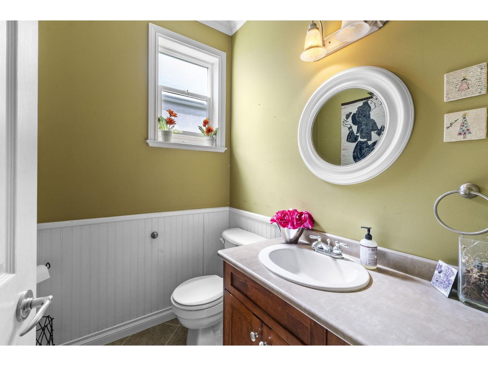 Photo 12 of 9833 182 Street, Surrey BC