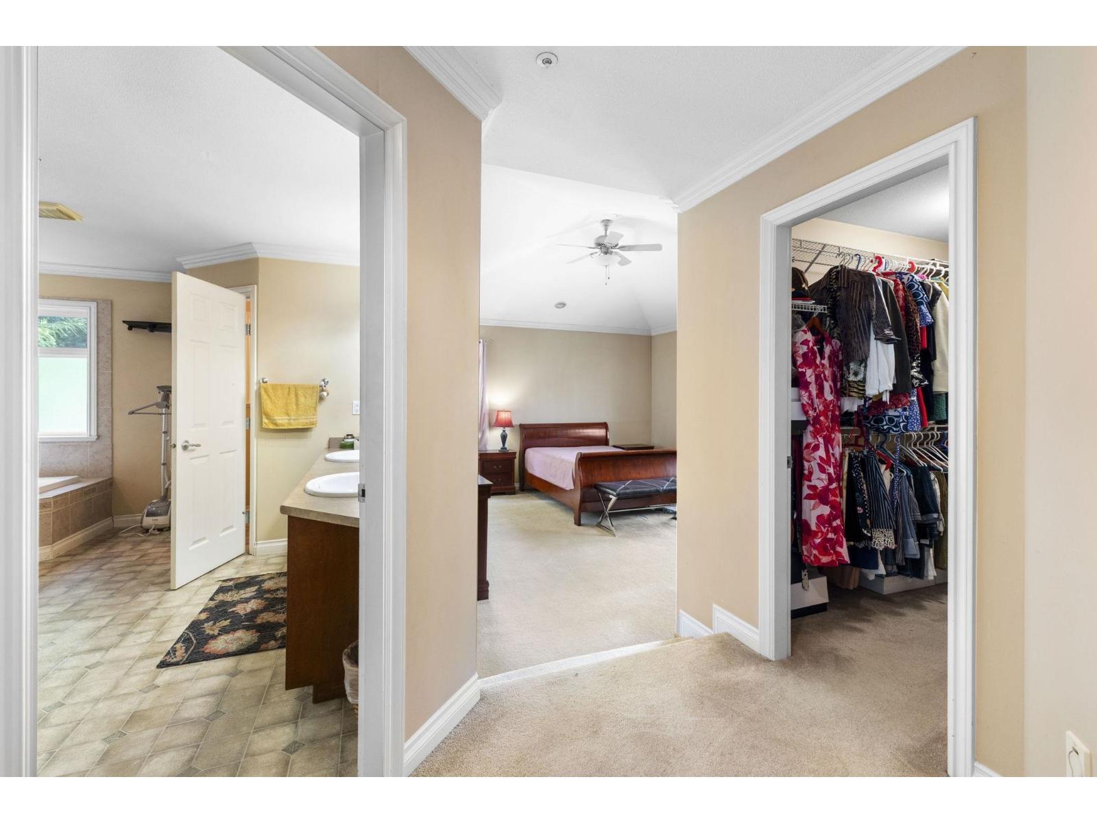 Photo 16 of 9833 182 Street, Surrey BC