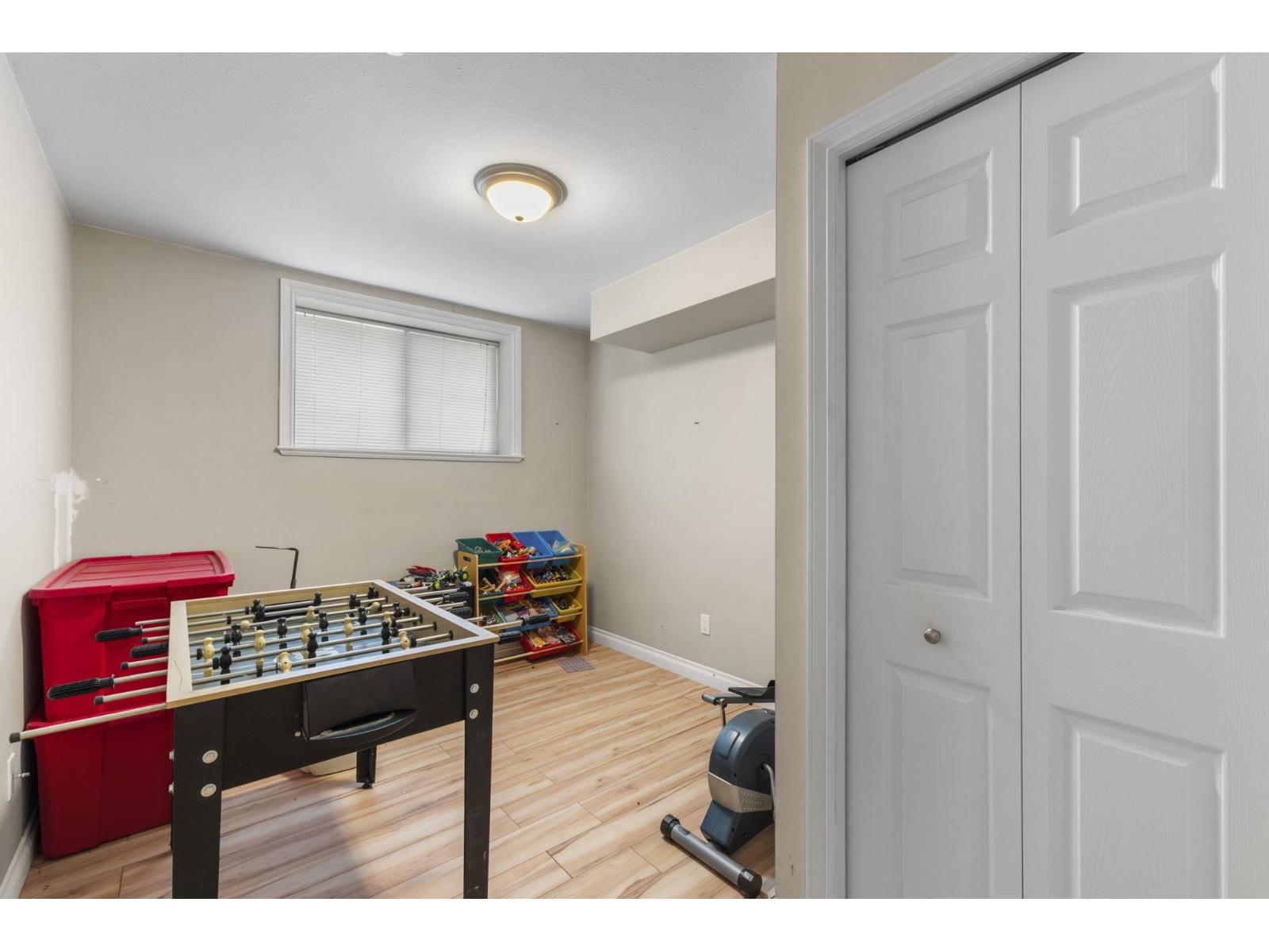 Photo 32 of 9833 182 Street, Surrey BC