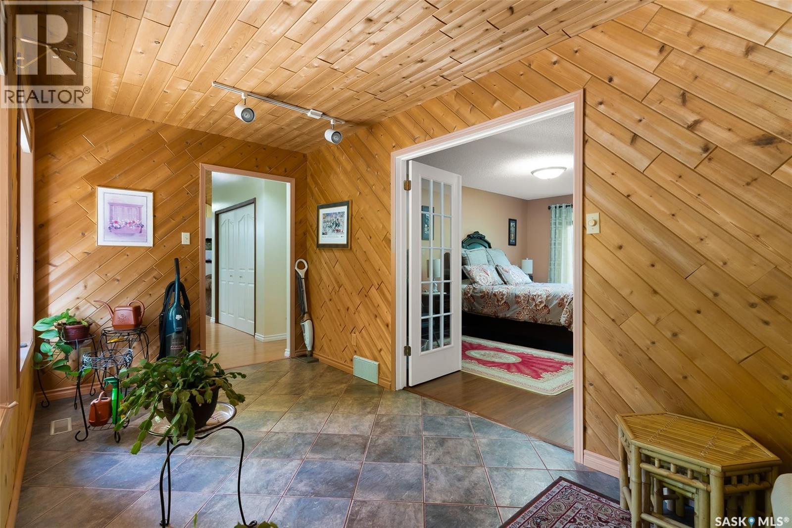 106 SHAW DRIVE - 18