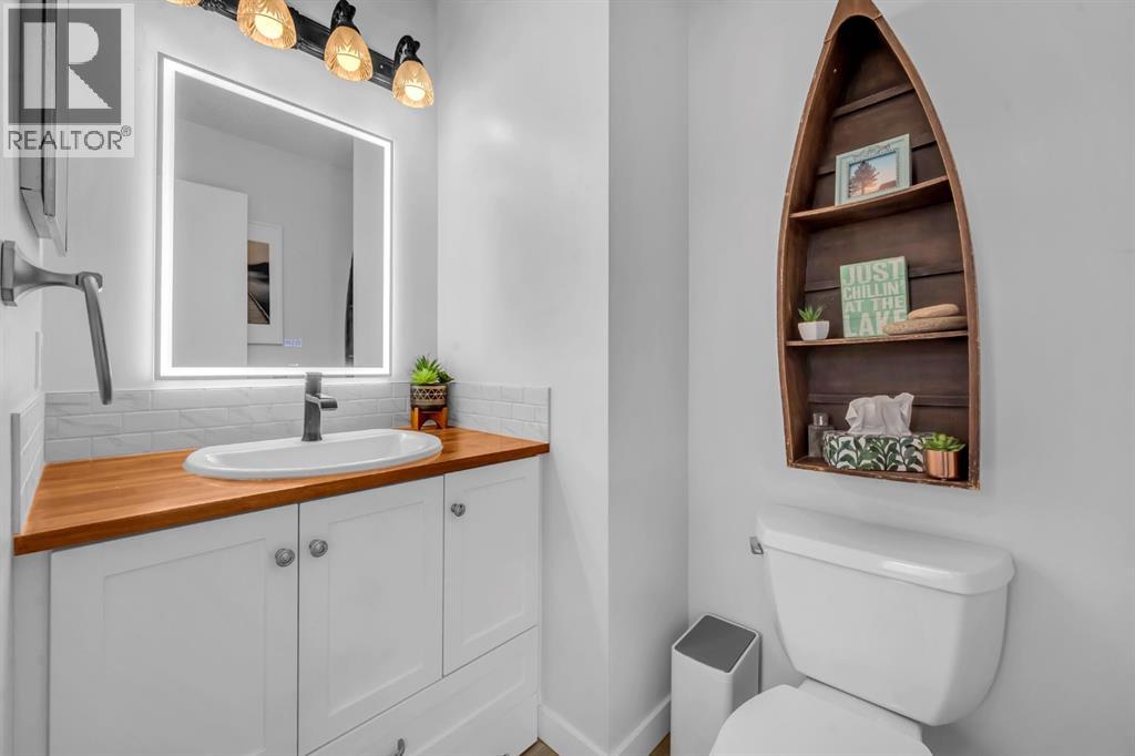 Photo 17 of 30 Sunhurst Crescent Se, Calgary AB