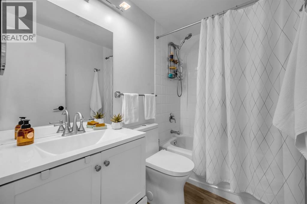 Photo 24 of 30 Sunhurst Crescent Se, Calgary AB