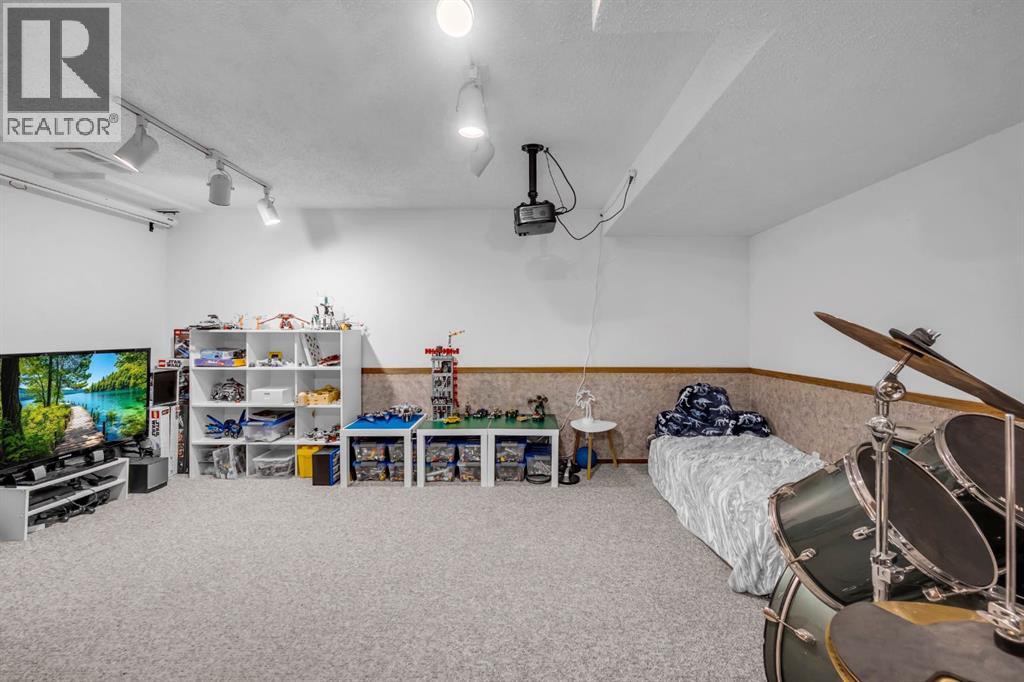 Photo 33 of 30 Sunhurst Crescent Se, Calgary AB