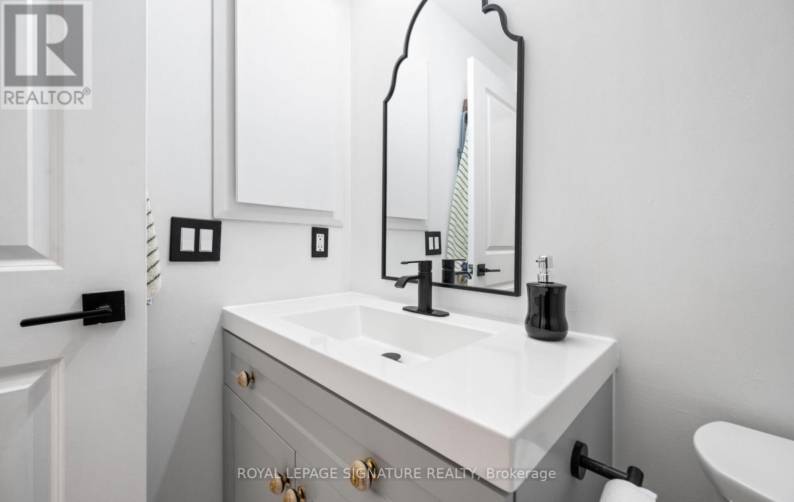 Photo 44 of 104 80 Absolute Avenue, Mississauga ON