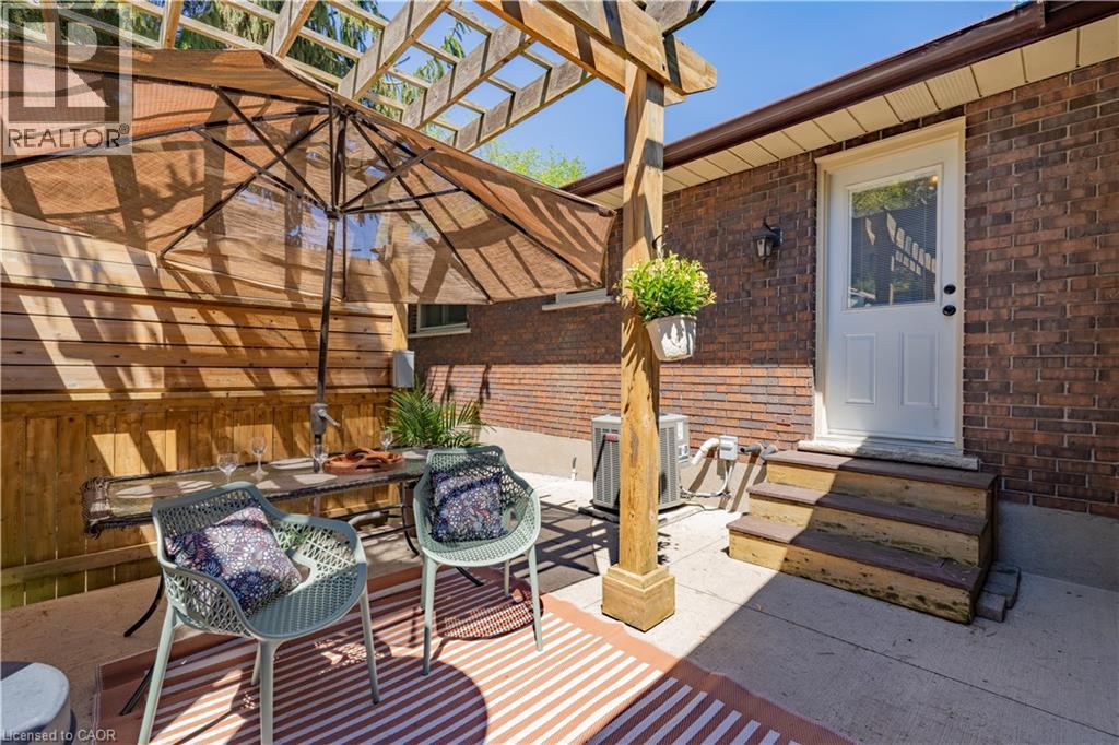 Photo 21 of 4 Cedar Street, Port Colborne ON