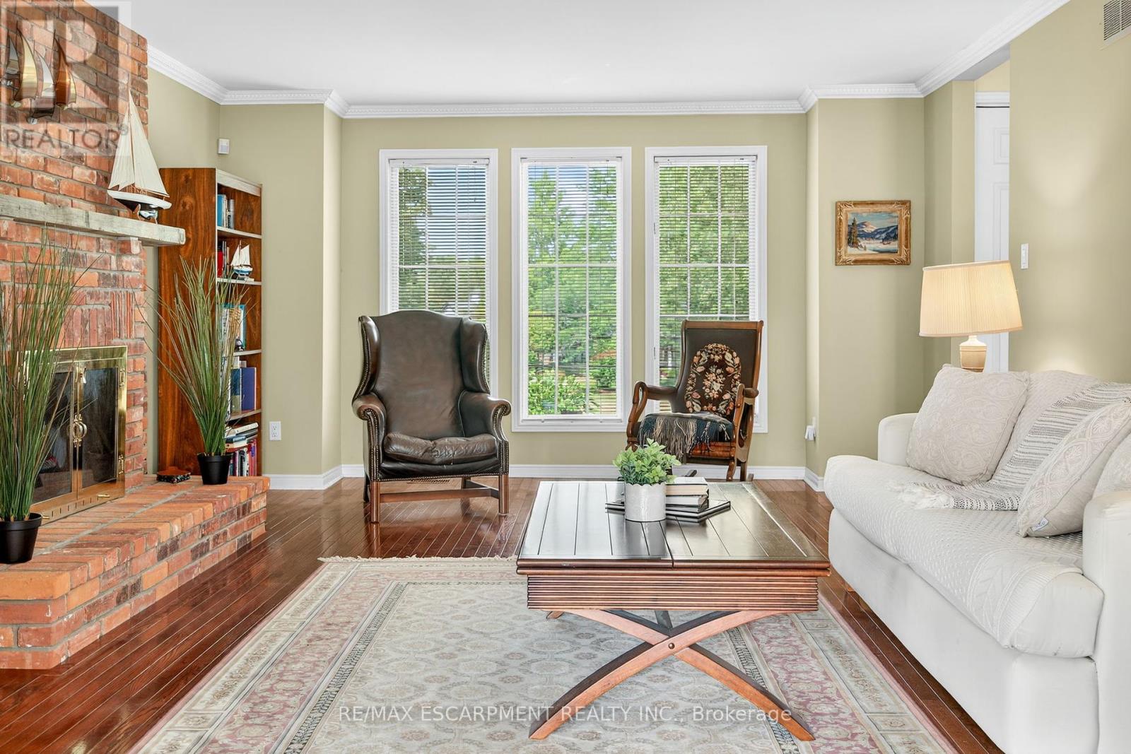 Photo 26 of 22 Weneil Drive, Hamilton ON