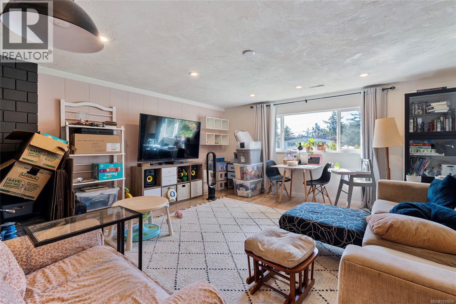 Photo 13 of 1156 Ranger Pl, Saanich BC