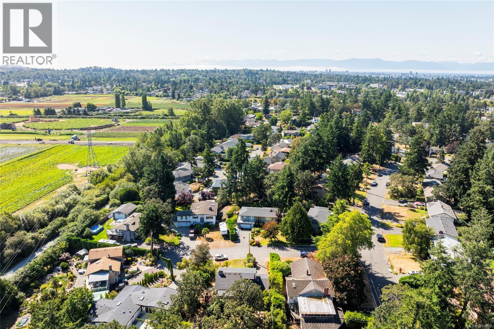 Photo 16 of 1156 Ranger Pl, Saanich BC
