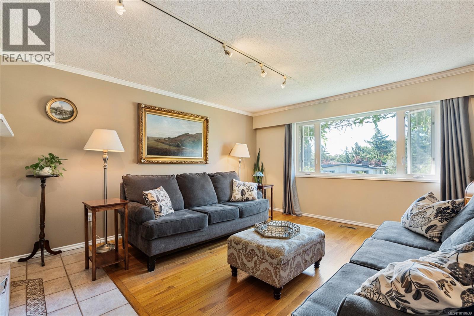 Photo 7 of 1156 Ranger Pl, Saanich BC