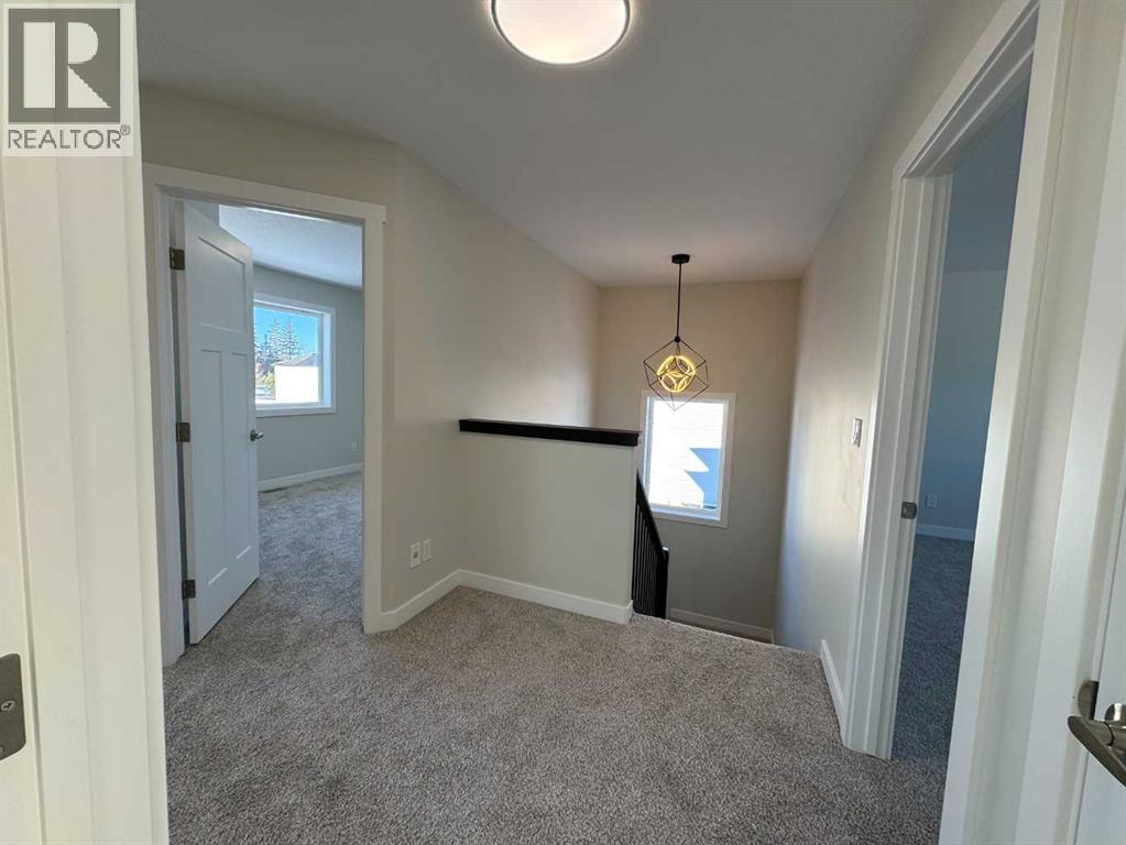 Single Family House for Sale in  Emmett Crescent Evergreen Red Deer 