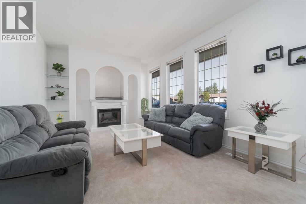 Photo 1 of 4612 50 Avenue, Taber AB