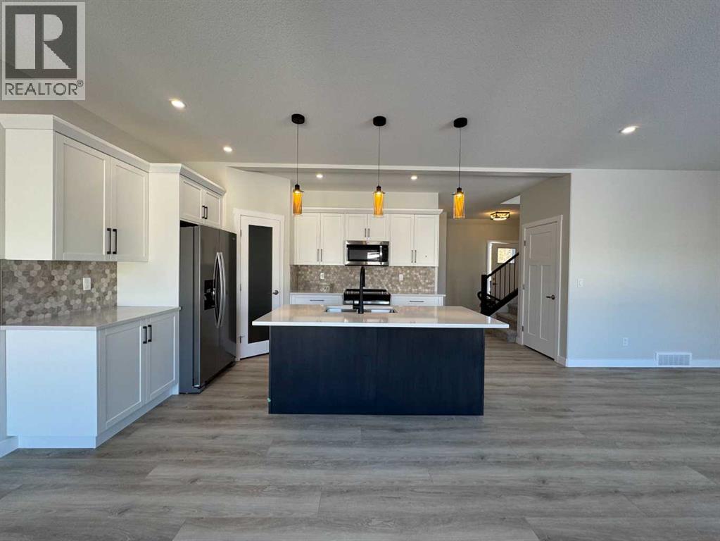 Single Family House for Sale in  Emmett Crescent Evergreen Red Deer 