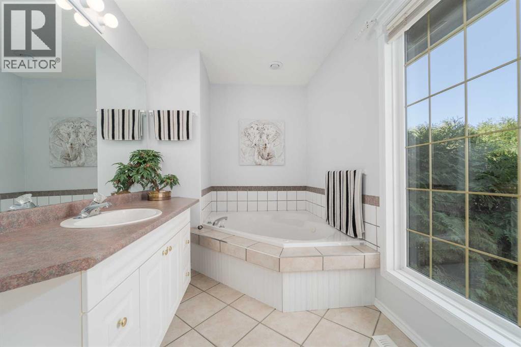 Photo 7 of 4612 50 Avenue, Taber AB