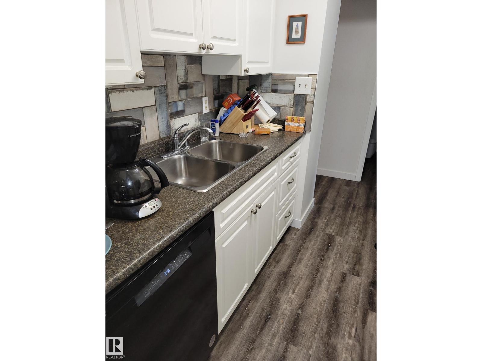 Photo 15 of 202 14825 51 Av Nw, Edmonton AB