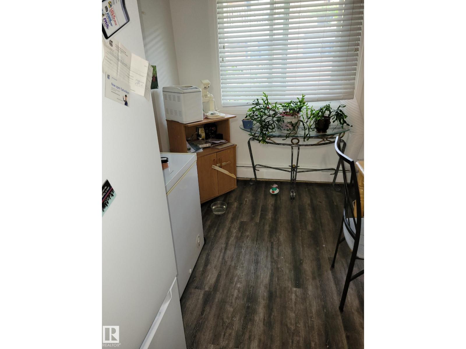 Photo 18 of 202 14825 51 Av Nw, Edmonton AB