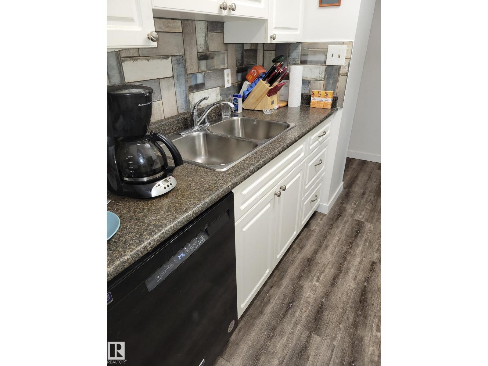 Photo 12 of 202 14825 51 Av Nw, Edmonton AB