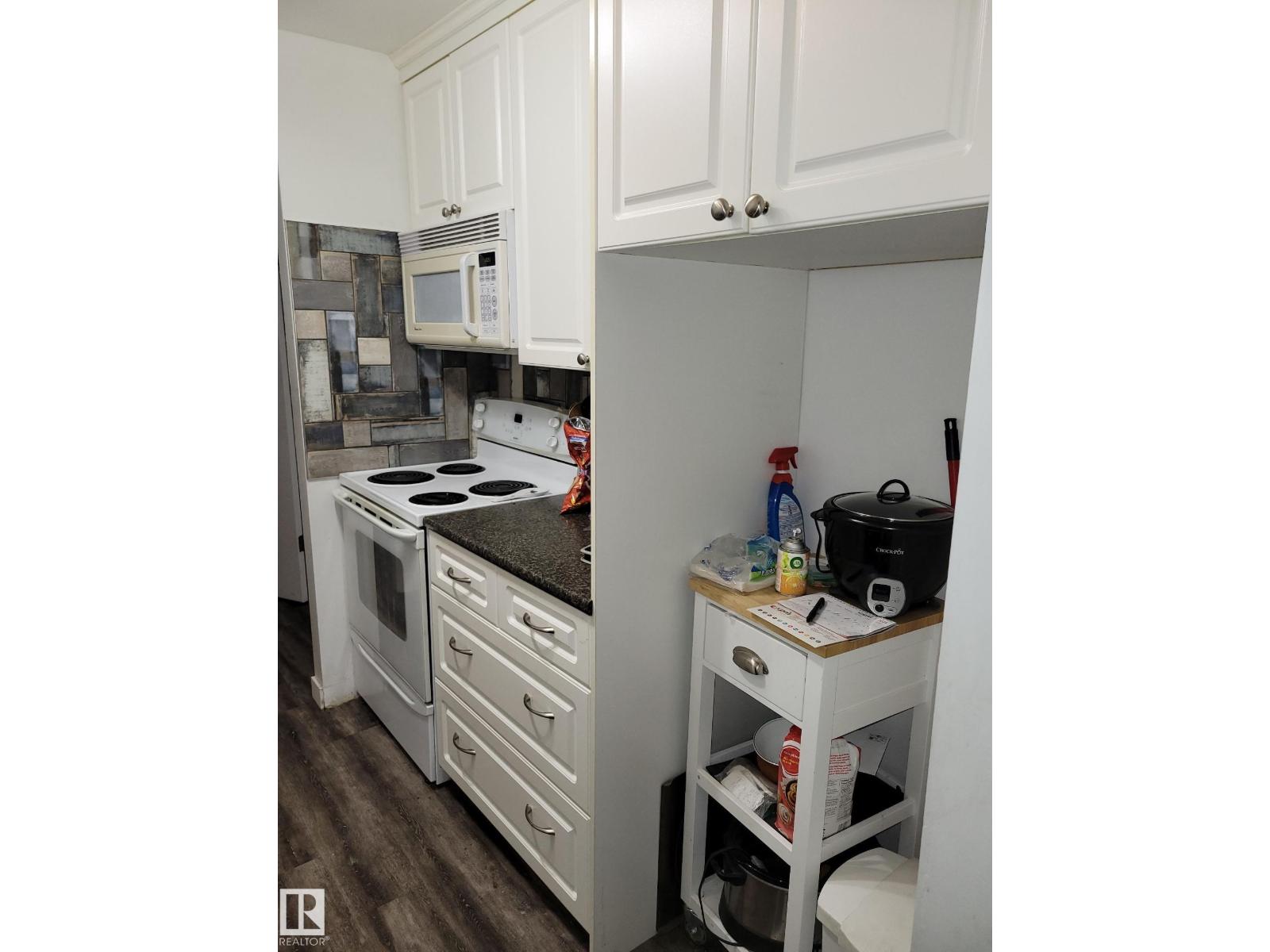 Photo 16 of 202 14825 51 Av Nw, Edmonton AB