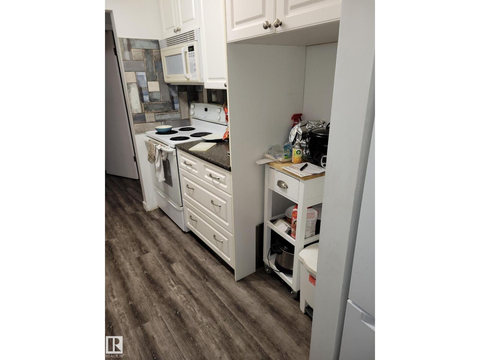 Photo 11 of 202 14825 51 Av Nw, Edmonton AB