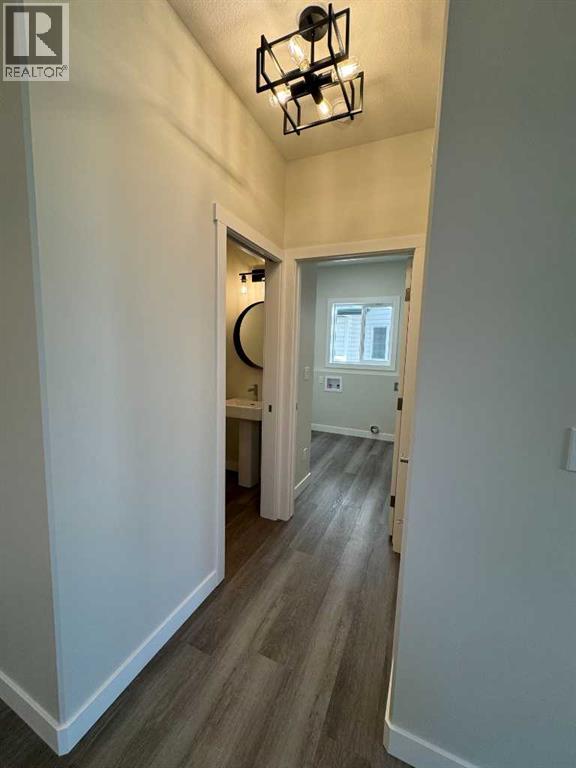 Photo 8 of 49 Emmett Crescent, Red Deer AB