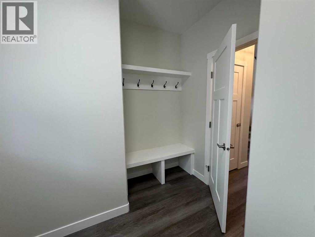 Photo 4 of 49 Emmett Crescent, Red Deer AB
