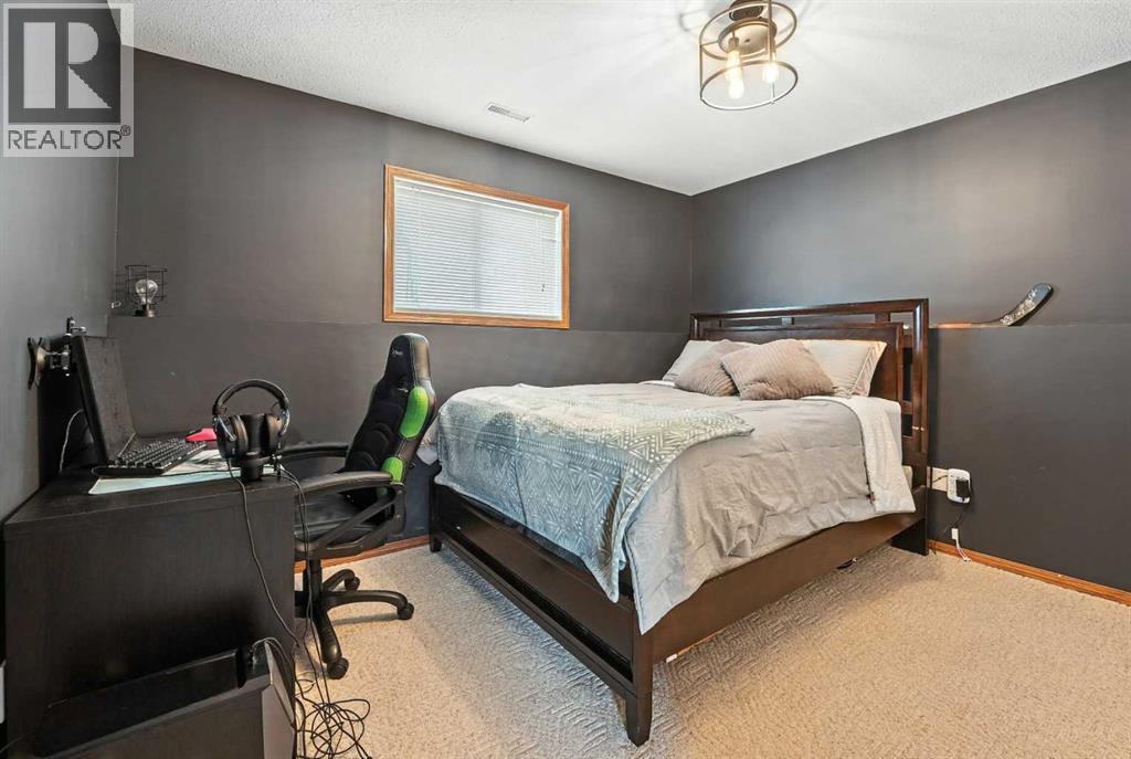 Photo 20 of 28 Lanterman Close, Red Deer AB