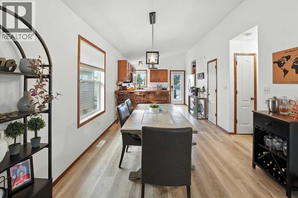 Photo 16 of 28 Lanterman Close, Red Deer AB