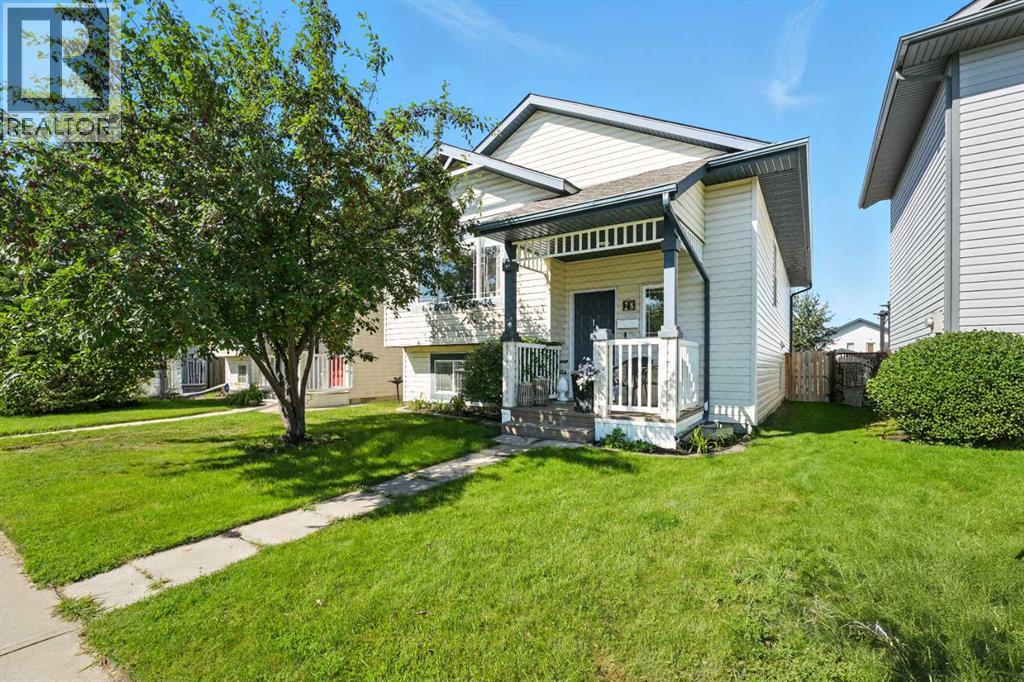 Photo 22 of 28 Lanterman Close, Red Deer AB